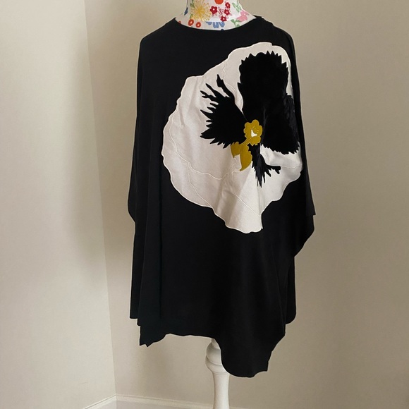 NWT Valentino Dolman Sleeve Top With Flower Embroidery - Picture 4 of 7